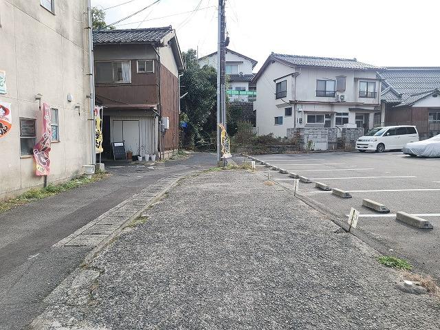 雑賀町Ｋ駐車場（縦列）の外観・駐車場イメージ1枚目