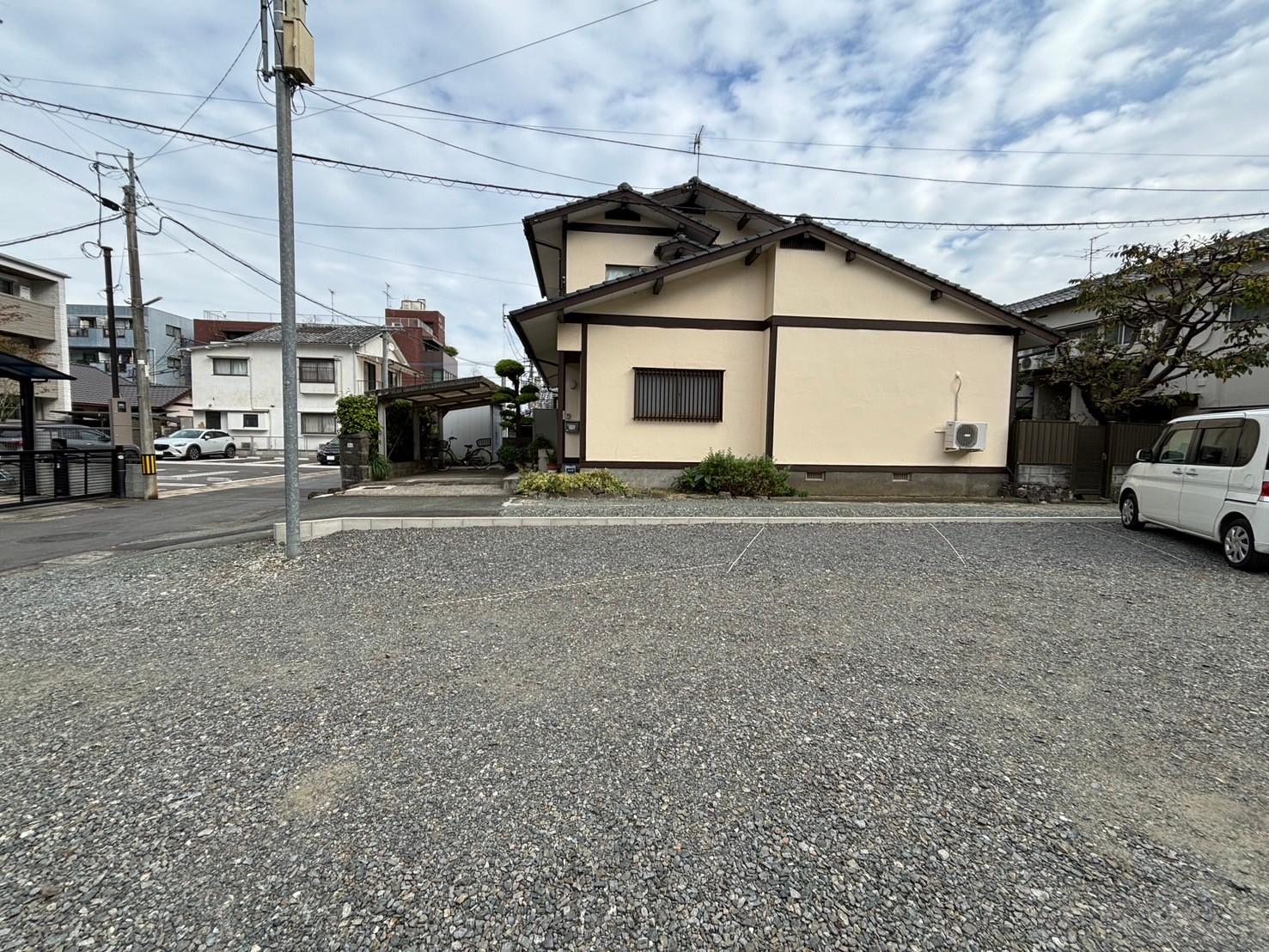 磯谷アパートA敷地内駐車場の外観・駐車場イメージ3枚目
