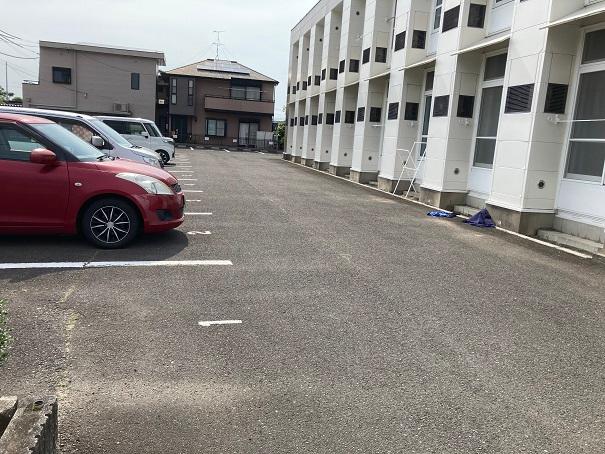 ミレニアムＫＲ(13892)の外観・駐車場イメージ1枚目