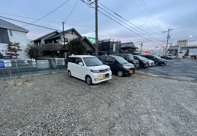 初田仏壇店ガレージの外観・駐車場イメージ1枚目