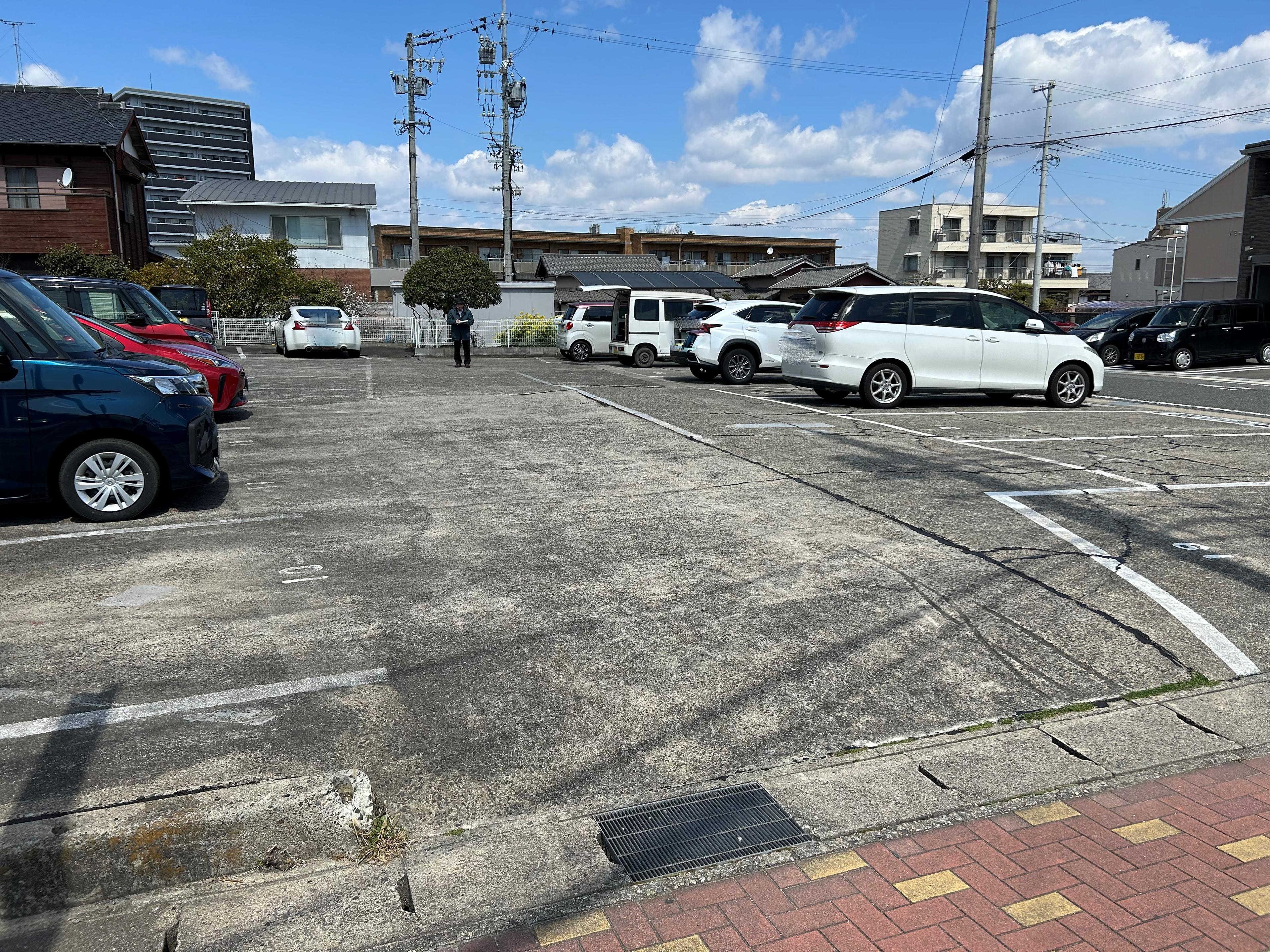 000189の外観・駐車場イメージ2枚目