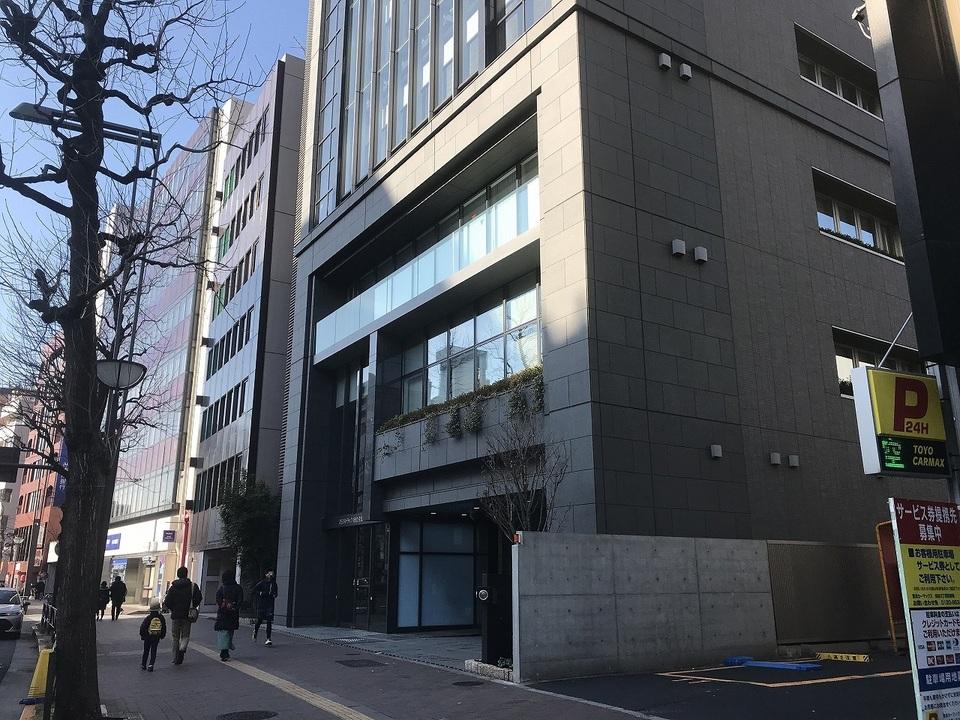 全日本トラック総合会館の外観・駐車場イメージ2枚目