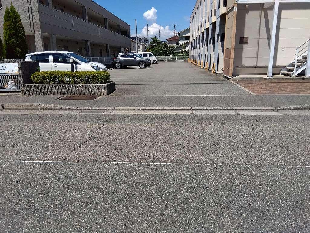 ベルフォール(12576)の外観・駐車場イメージ1枚目