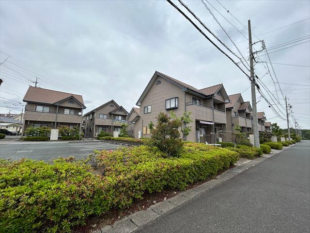 フォレストタウンの外観・駐車場イメージ1枚目