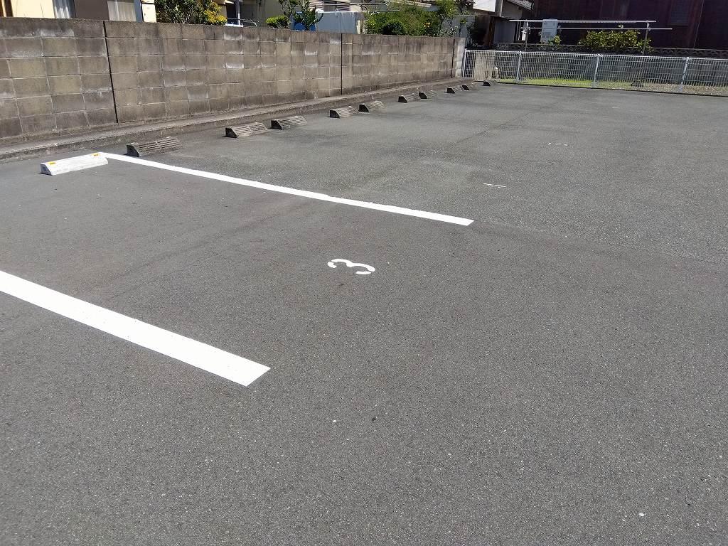 ハートフル(28073)の外観・駐車場イメージ2枚目