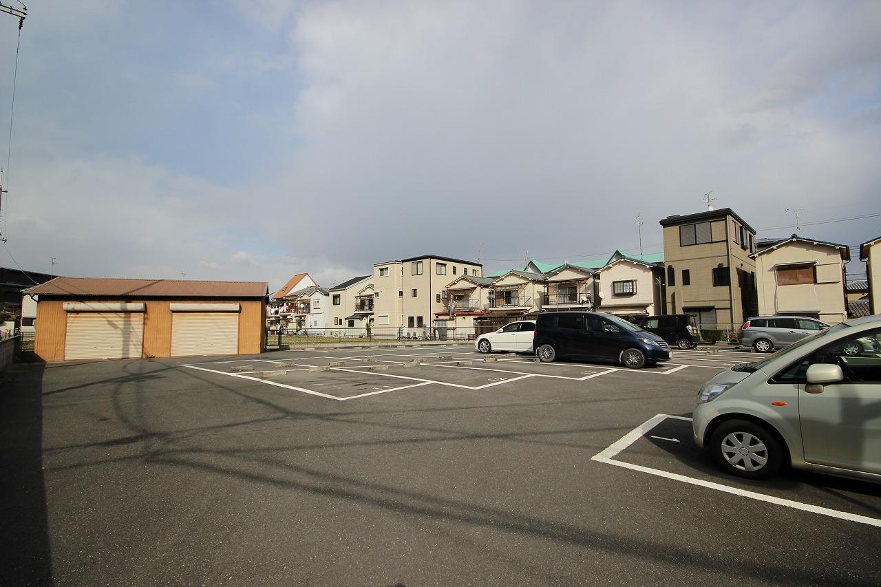 岸田モータープールの外観・駐車場イメージ2枚目