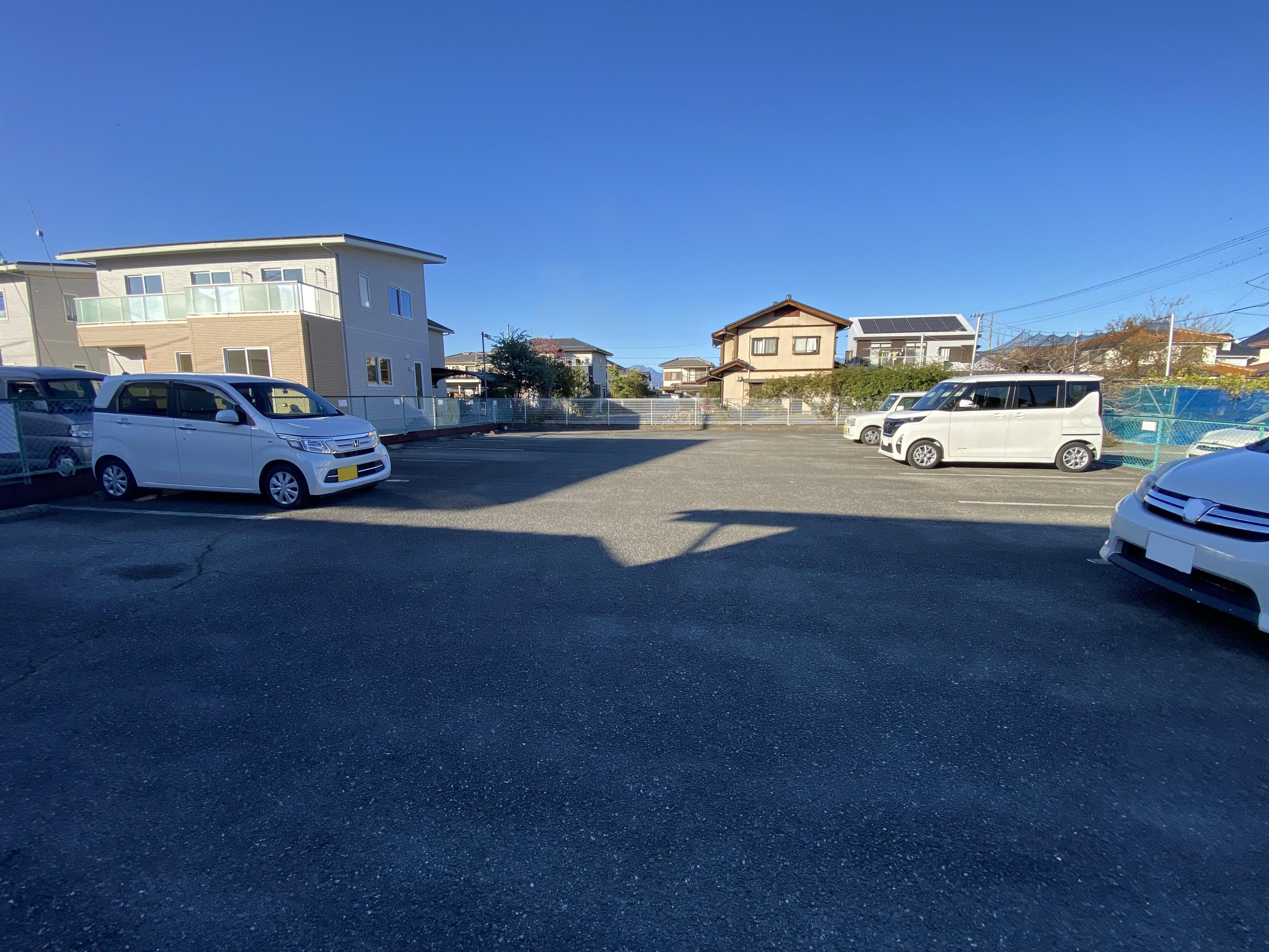 清水月極駐車場の外観・駐車場イメージ2枚目