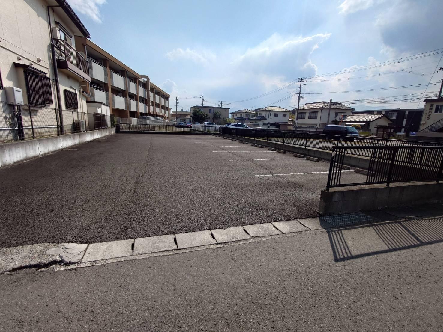 天神橋月極駐車場の外観・駐車場イメージ1枚目