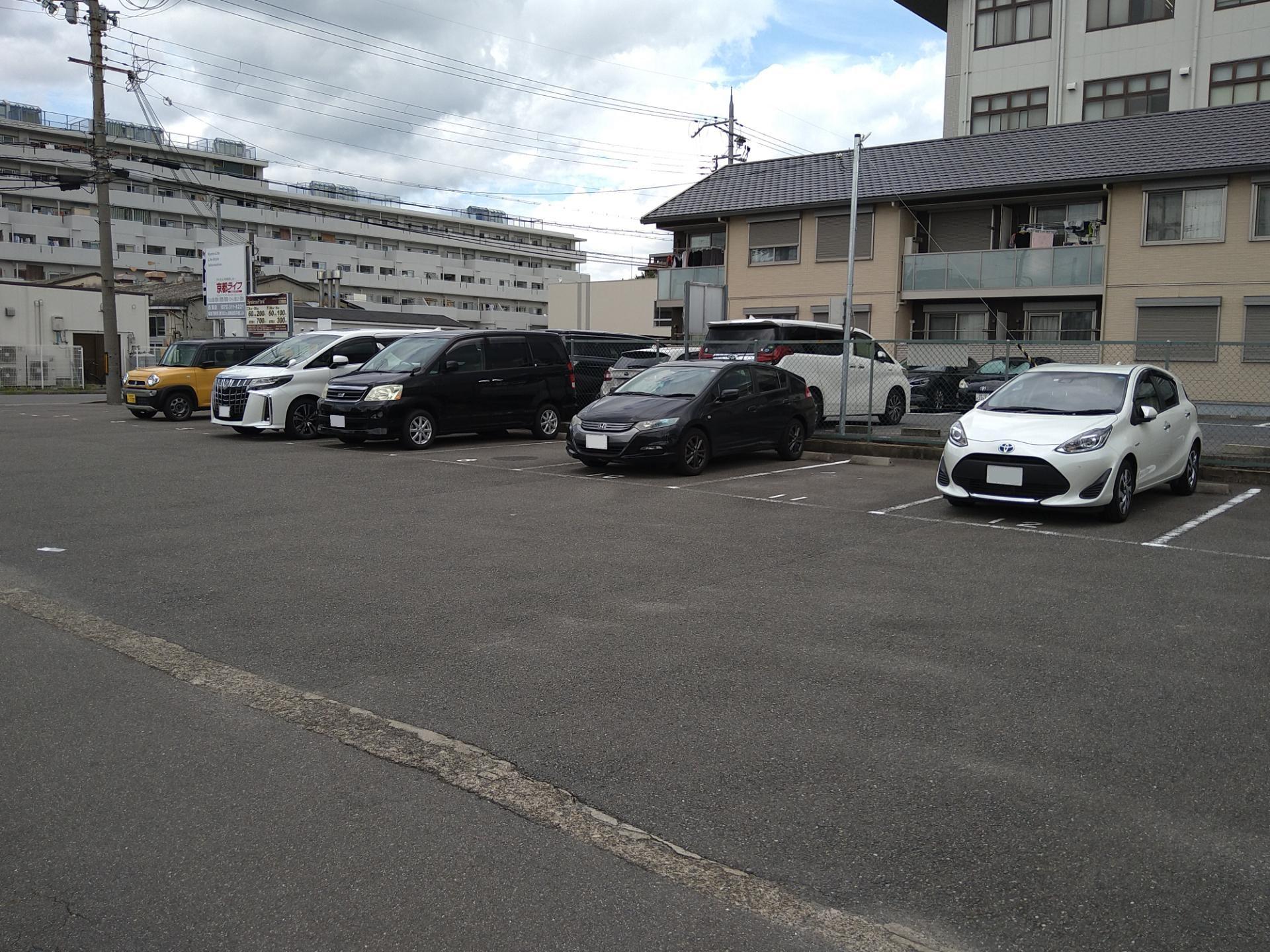豆田町貸ガレージの外観・駐車場イメージ2枚目