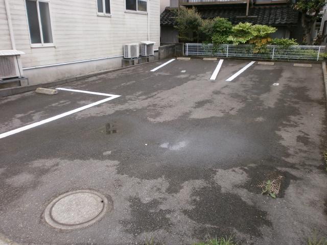 アイパーキングの外観・駐車場イメージ1枚目