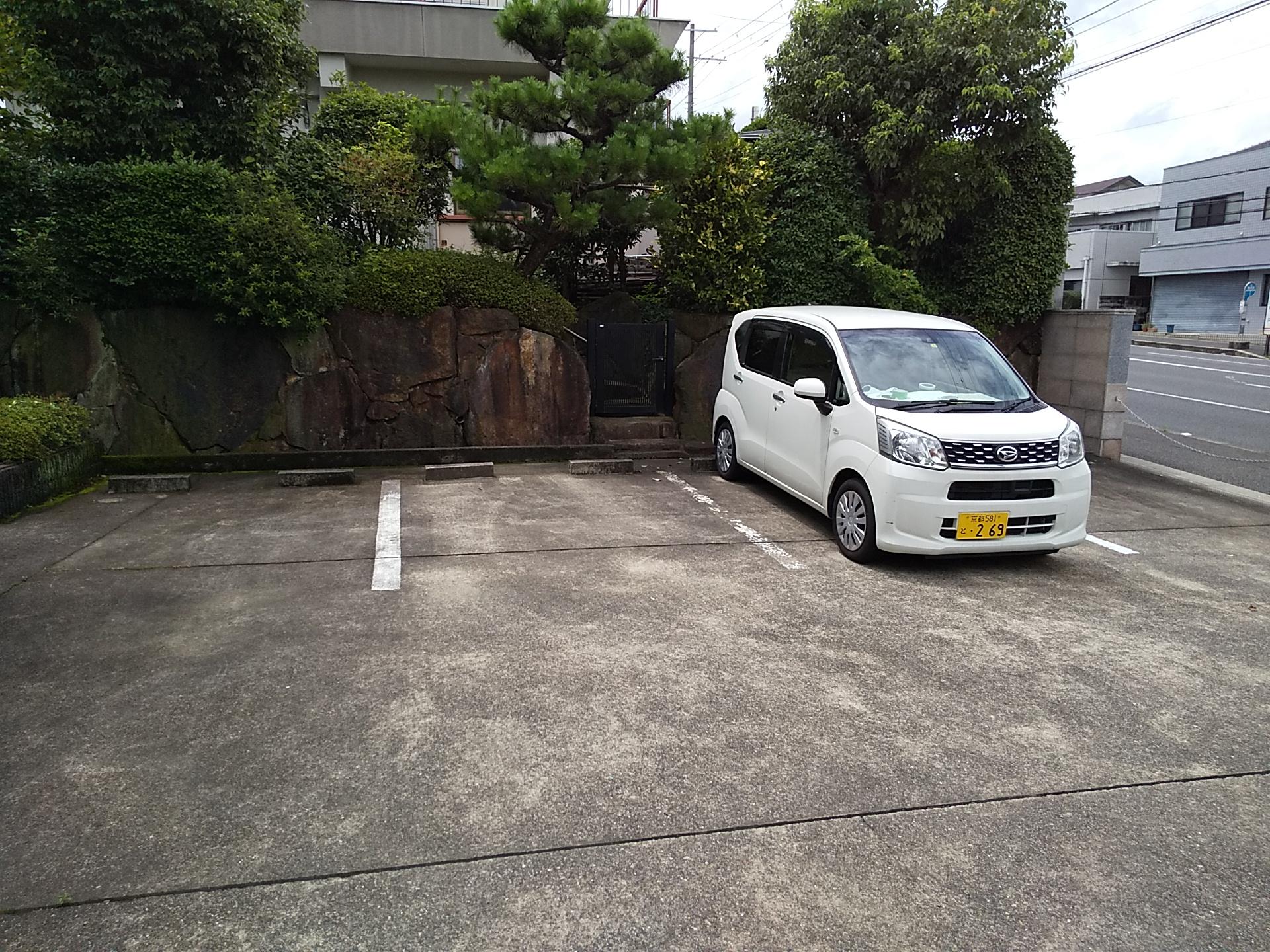 プレジール翠園の外観・駐車場イメージ1枚目