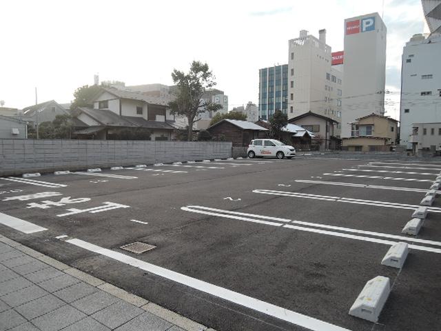 五軒町コスモ駐車場の外観・駐車場イメージ2枚目