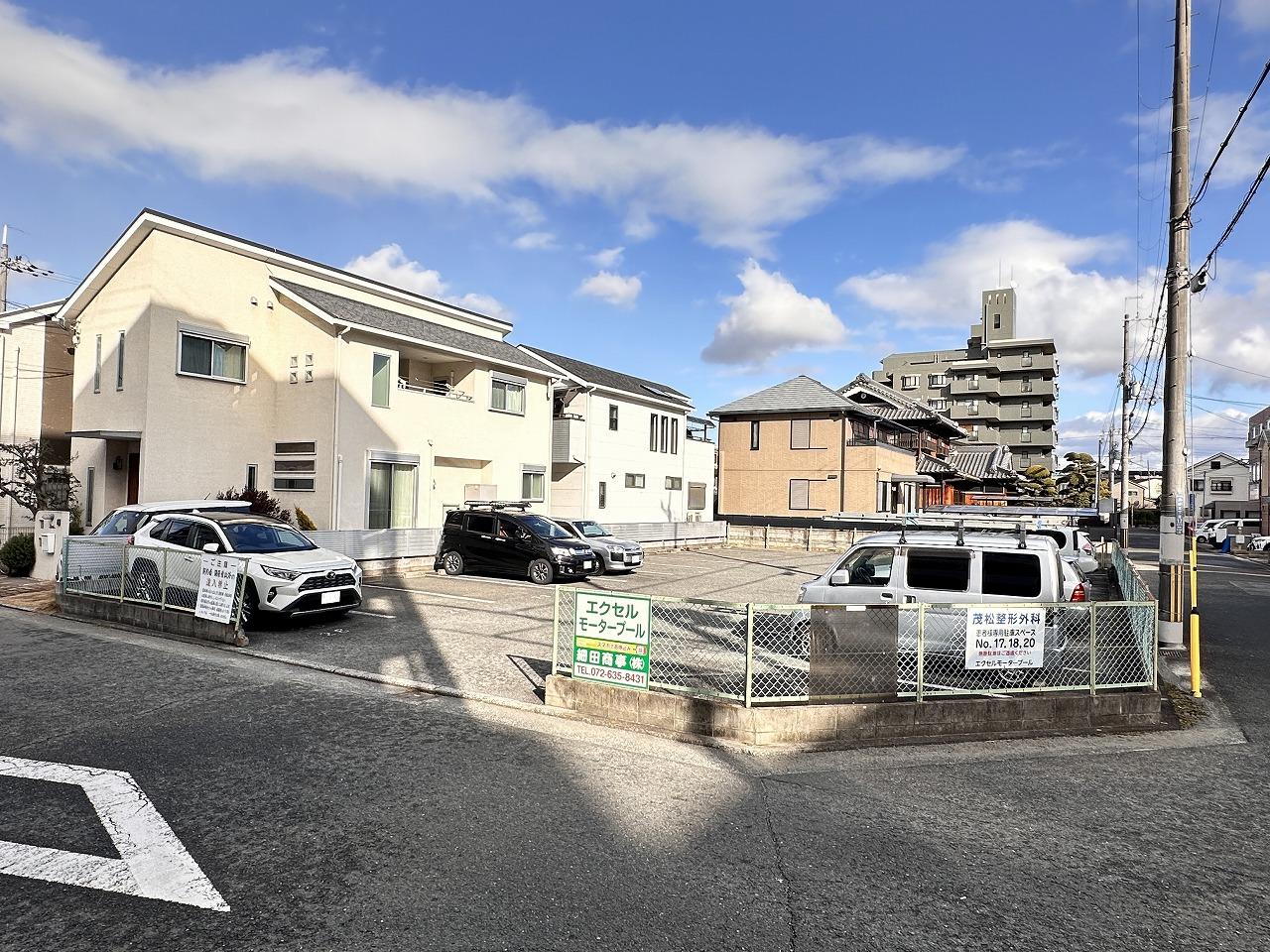 エクセルモータープールの外観・駐車場イメージ1枚目