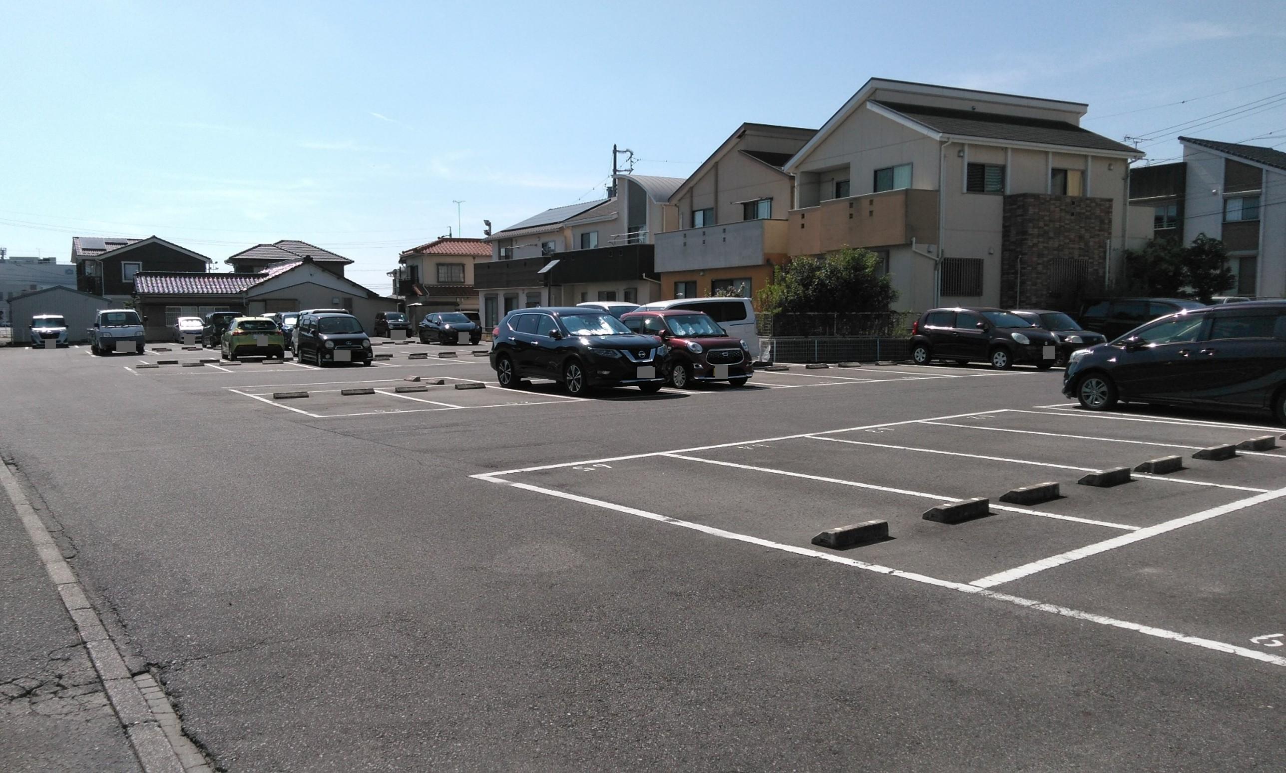 ユーエスピア西尾敷地外駐車場の外観・駐車場イメージ2枚目