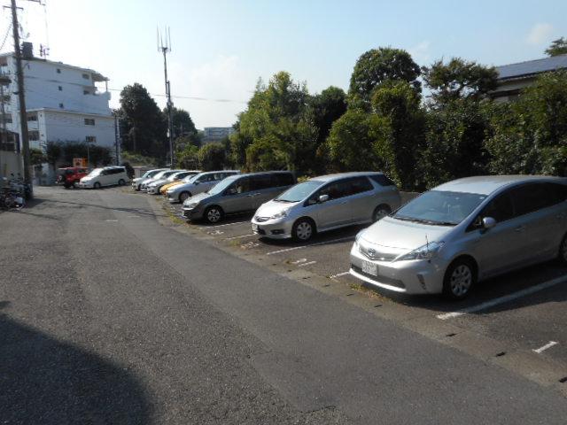 リバストーン神大寺駐車場の外観・駐車場イメージ1枚目