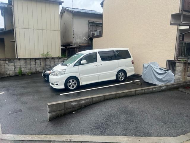 西浦ガレージの外観・駐車場イメージ2枚目