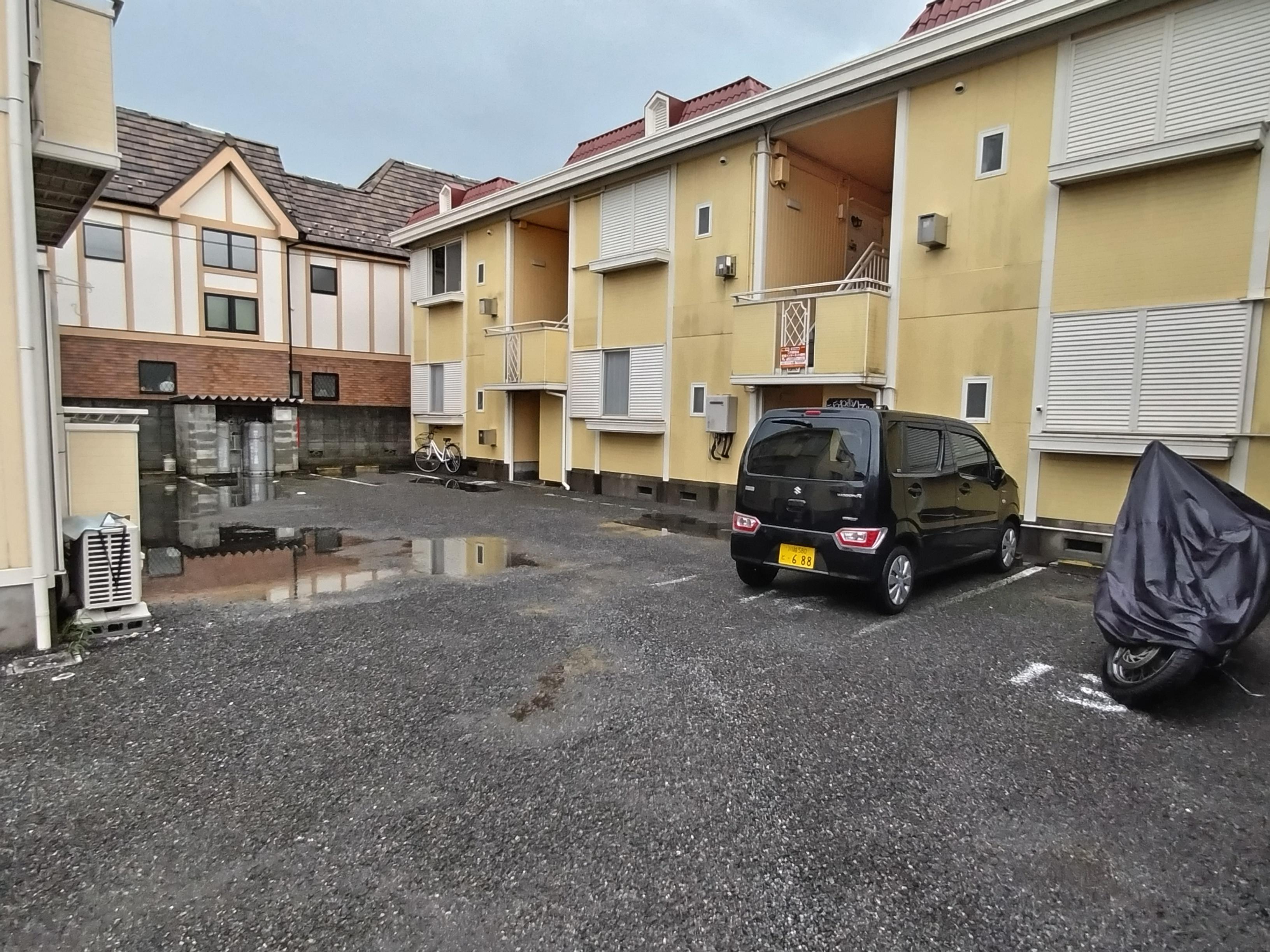 坂戸市三光町2丁目駐車場(ふらわあハイツB棟)の外観・駐車場イメージ2枚目