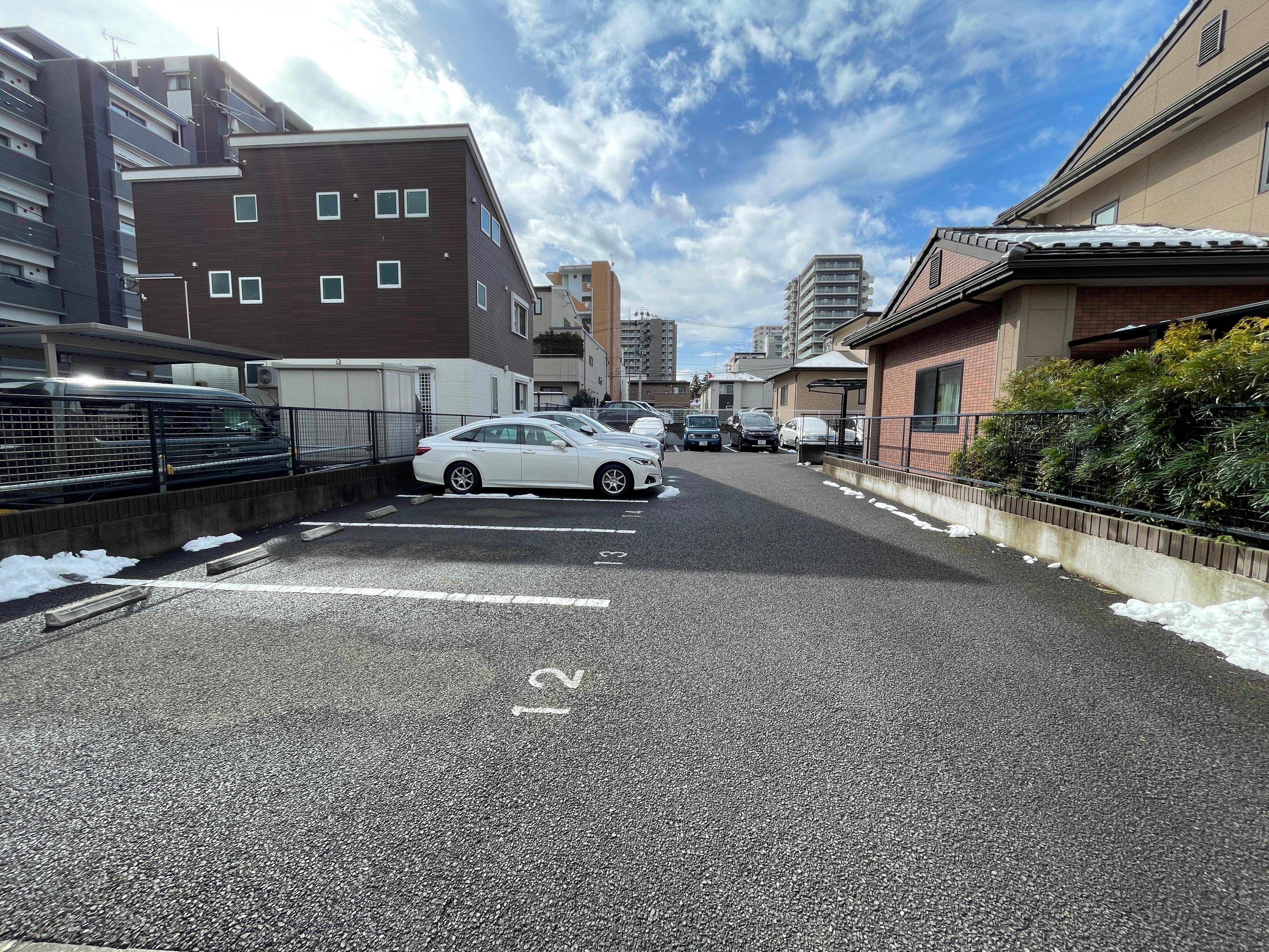 鉄砲町菅原月極駐車場の外観・駐車場イメージ2枚目
