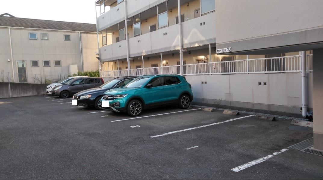 クレストヒルズ向山（駐車場）の外観・駐車場イメージ2枚目