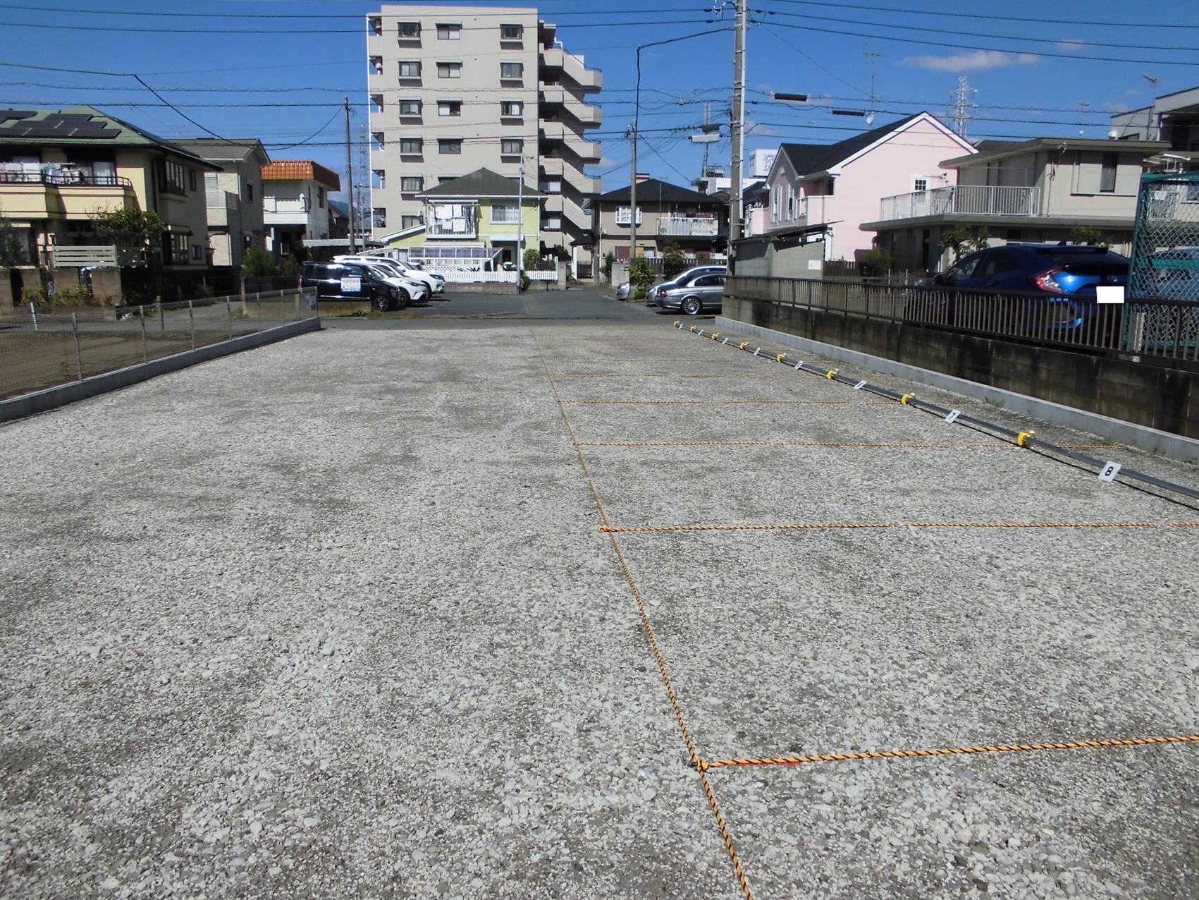 サンフラワー月極駐車場の外観・駐車場イメージ3枚目