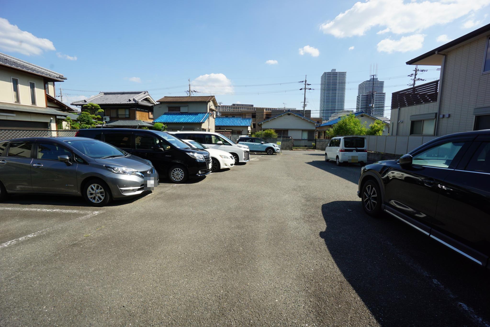 中島ガレージの外観・駐車場イメージ3枚目