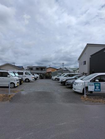 岡本駐車場の外観・駐車場イメージ1枚目