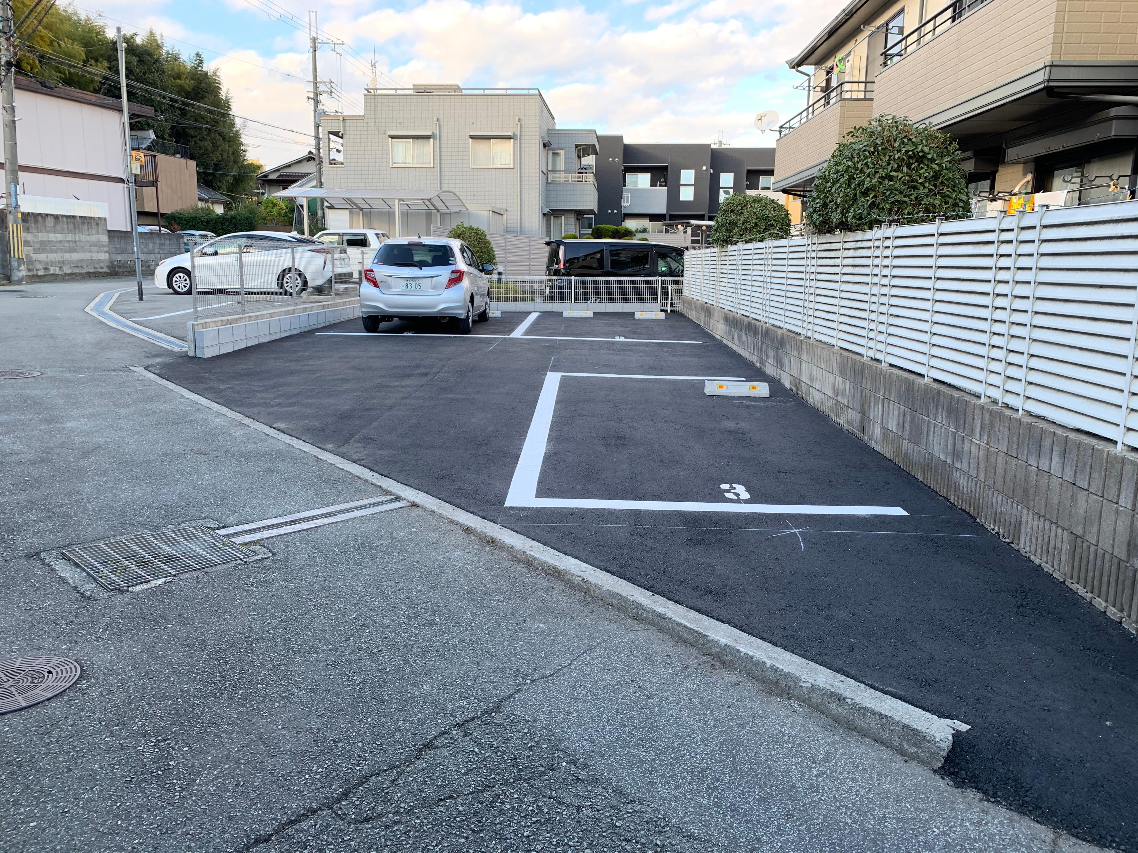 カーサファミリア駐車場の外観・駐車場イメージ1枚目
