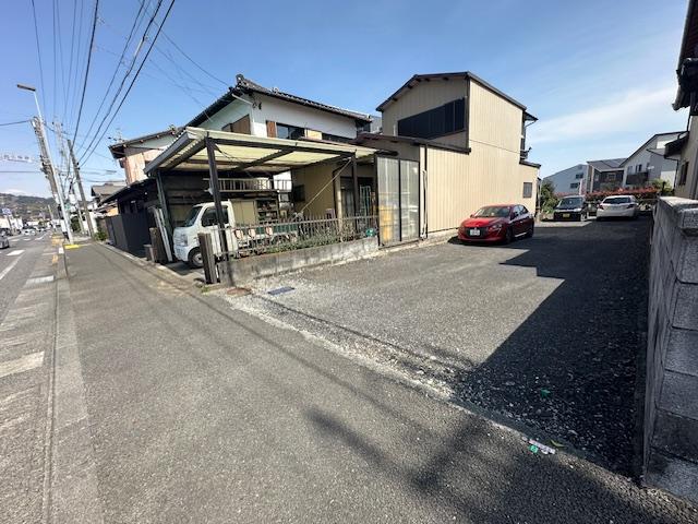 西久保駐車場の外観・駐車場イメージ1枚目