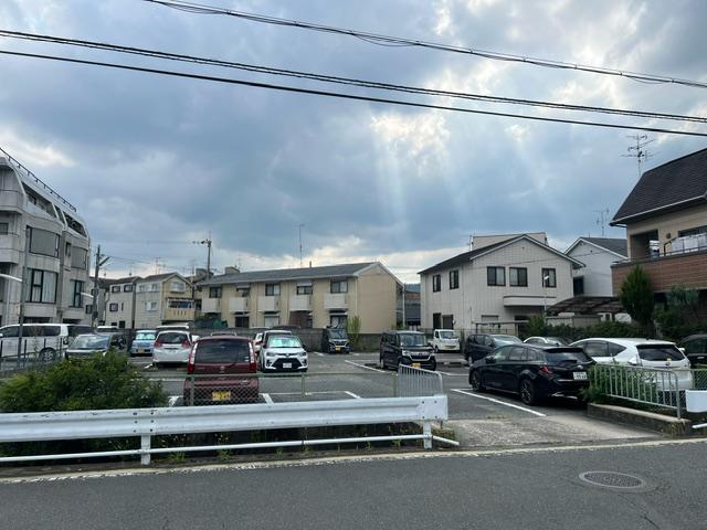 上野南町ガレージの外観・駐車場イメージ1枚目