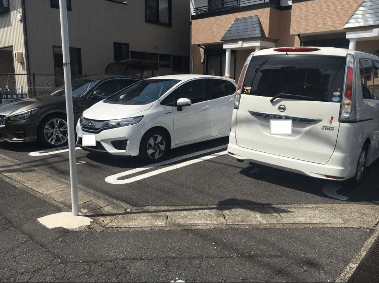 FKファミーユ高御堂駐車場の外観・駐車場イメージ3枚目