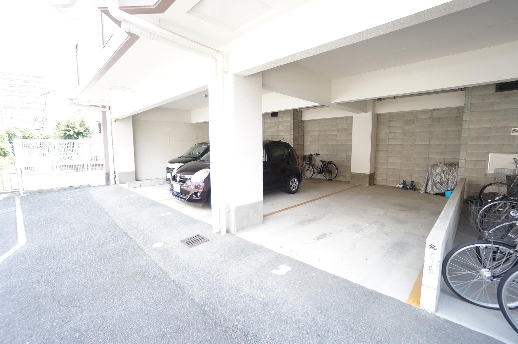 第35マンションの外観・駐車場イメージ2枚目