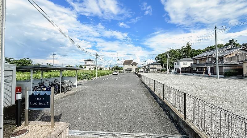Planet Courtの外観・駐車場イメージ2枚目