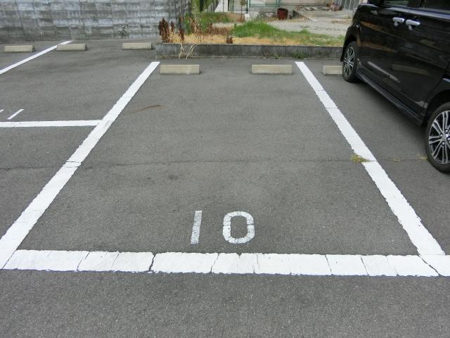 西勘ガレージの外観・駐車場イメージ2枚目