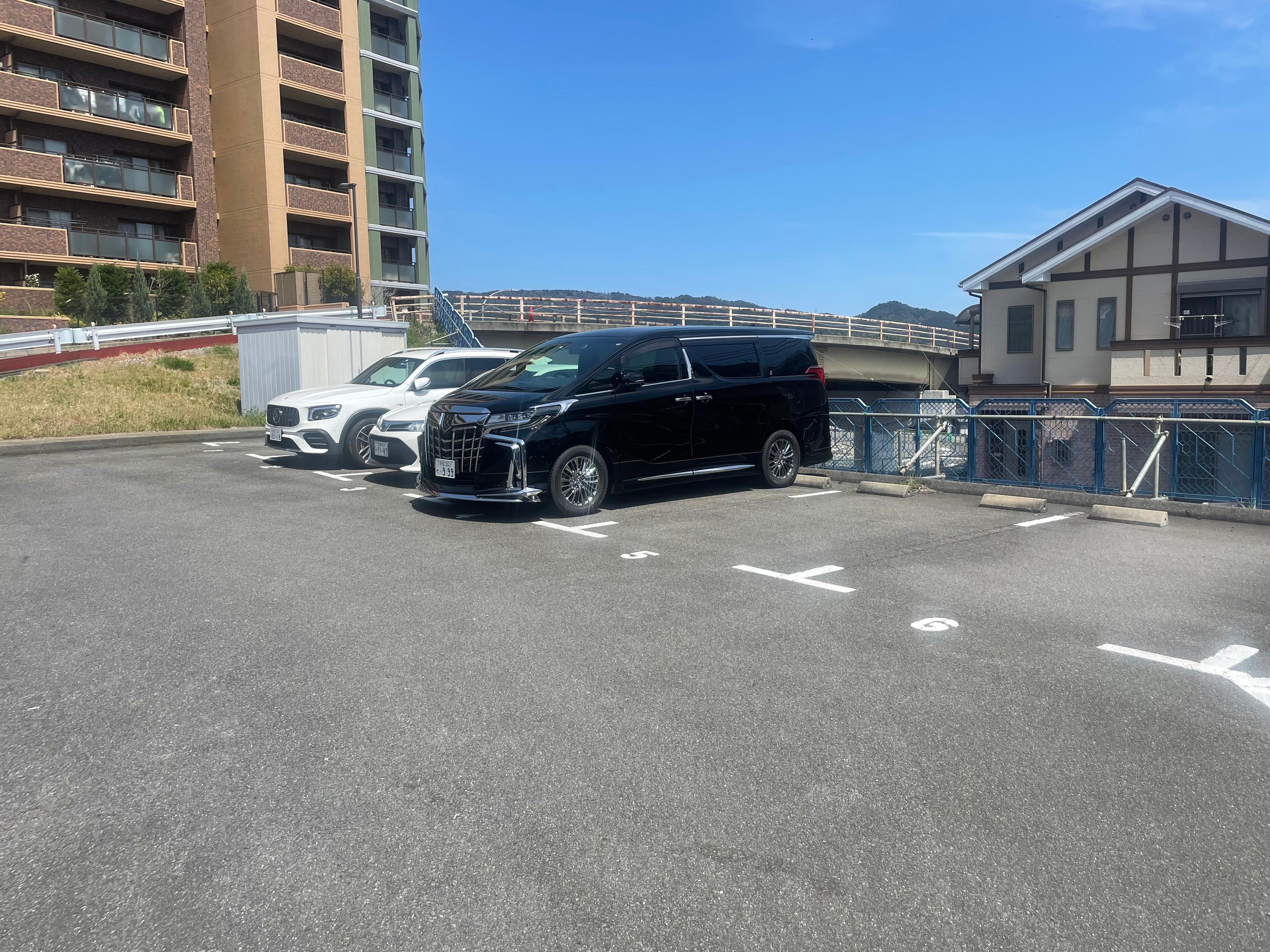 山科夢ヶ丘敷地外ガレージの外観・駐車場イメージ2枚目