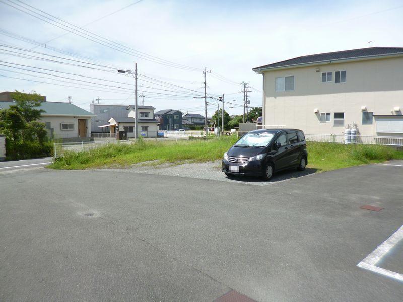 ﾒｿﾞﾝｿﾚｲﾕﾊﾟｰｷﾝｸﾞの外観・駐車場イメージ1枚目