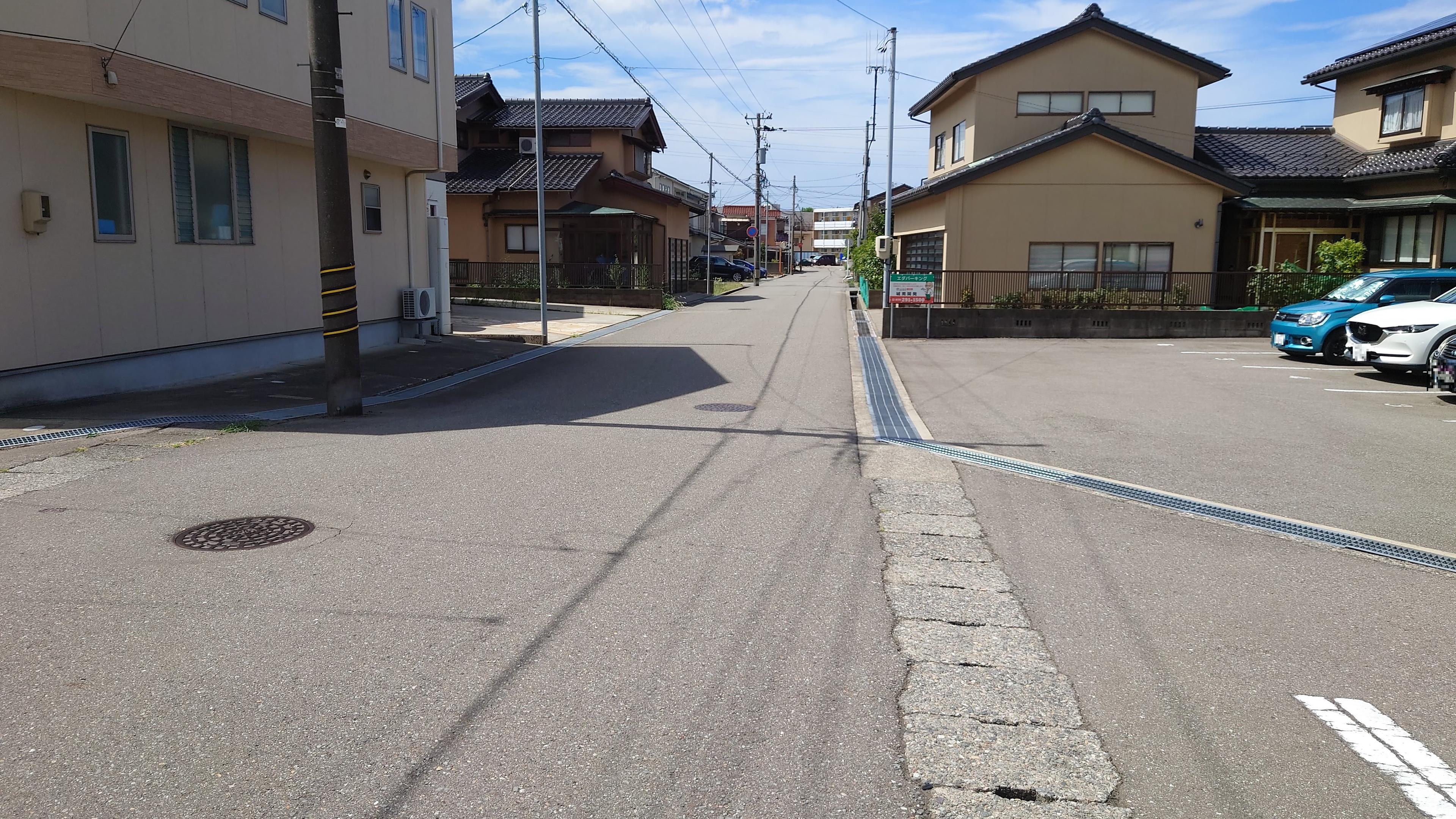 エダパーキングの外観・駐車場イメージ2枚目