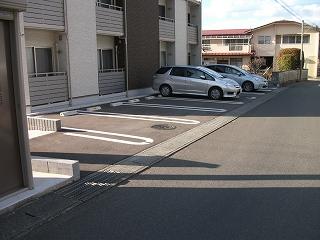 クレイノ里(57162)の外観・駐車場イメージ1枚目