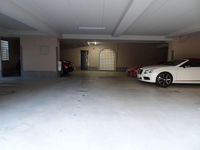 ローズガーデンＫ－１３２番館（入居者のみ契約可）の外観・駐車場イメージ3枚目