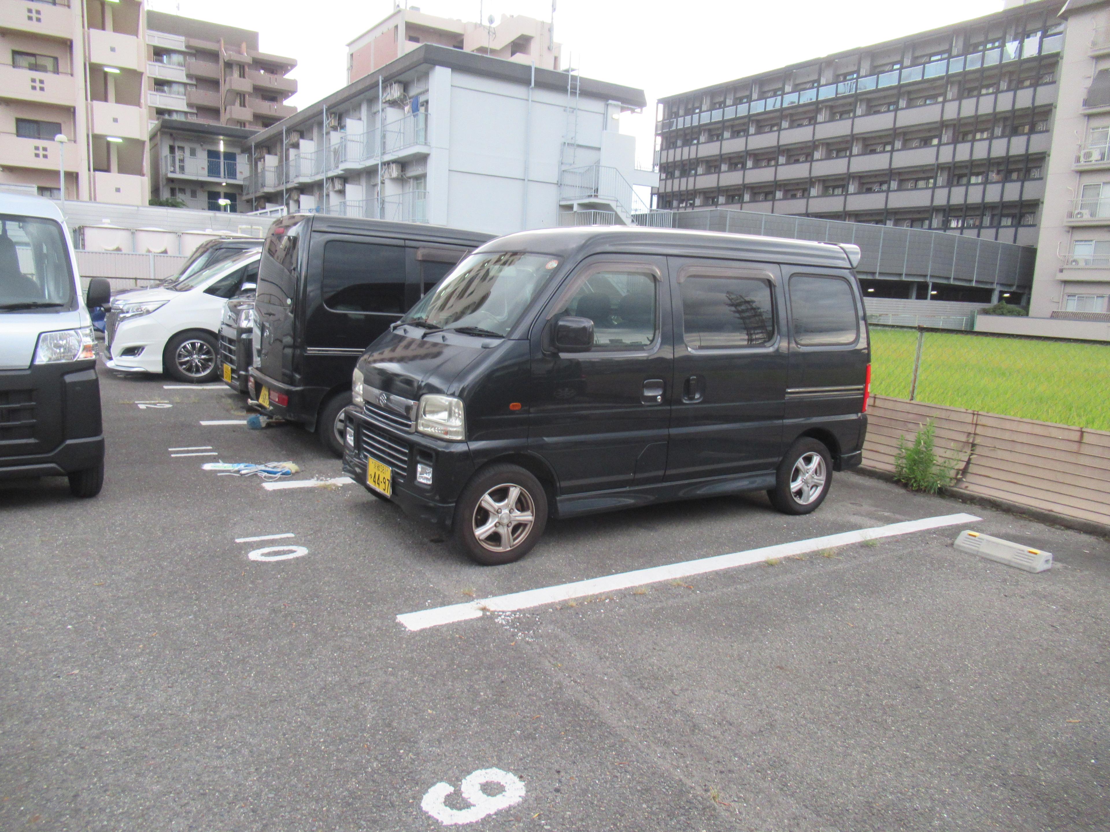 日照町ガレージの外観・駐車場イメージ2枚目
