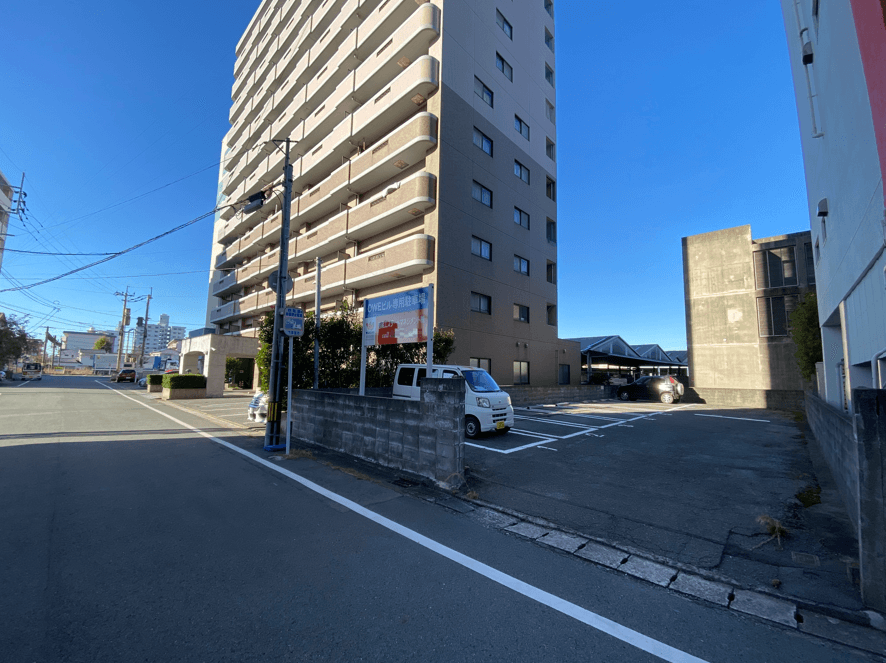 OWEビル月極駐車場の外観・駐車場イメージ2枚目