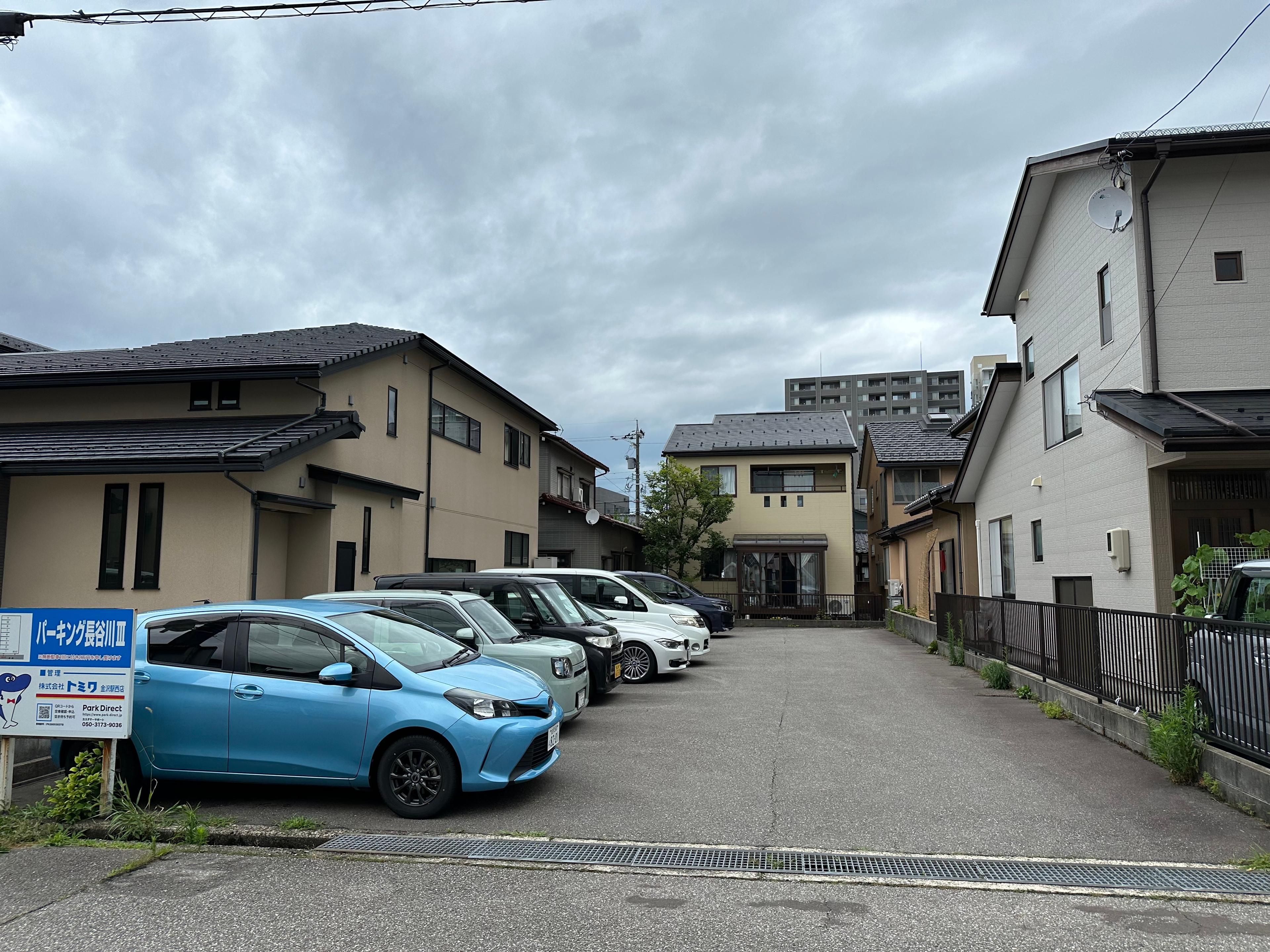 パーキング長谷川Ⅲの外観・駐車場イメージ1枚目