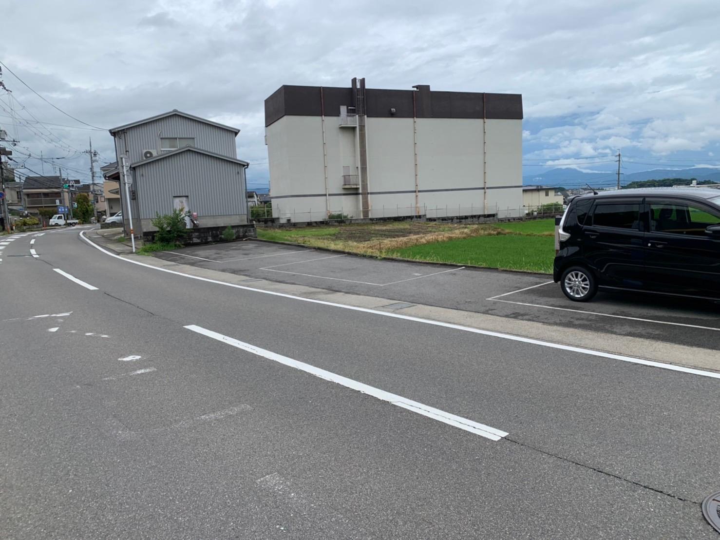 長法寺ガレージの外観・駐車場イメージ2枚目