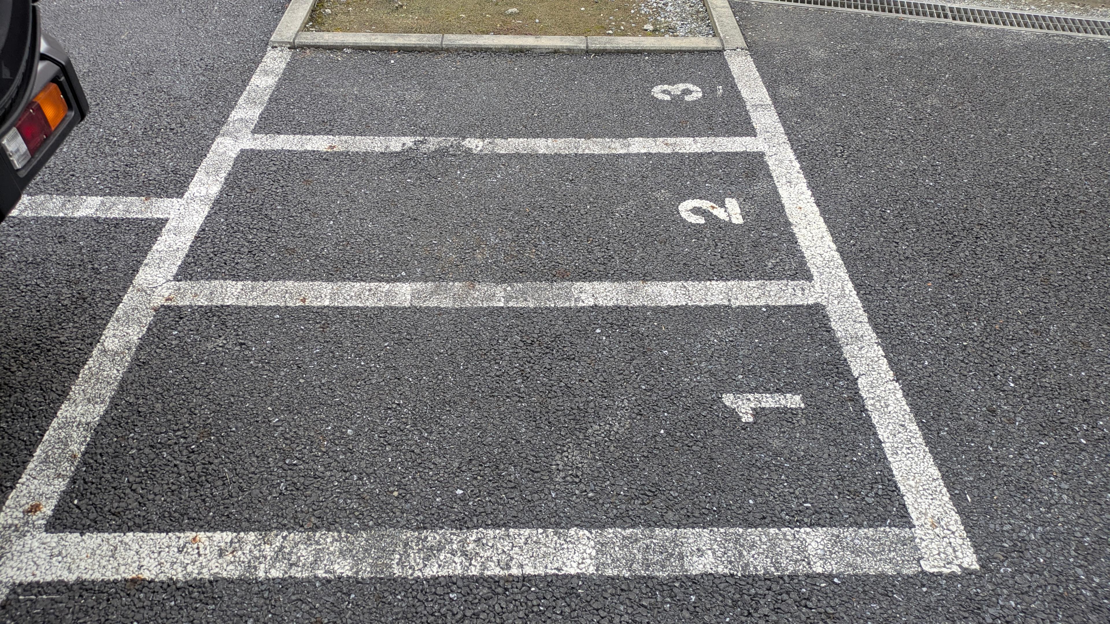 アルモニーバイク置場の外観・駐車場イメージ2枚目