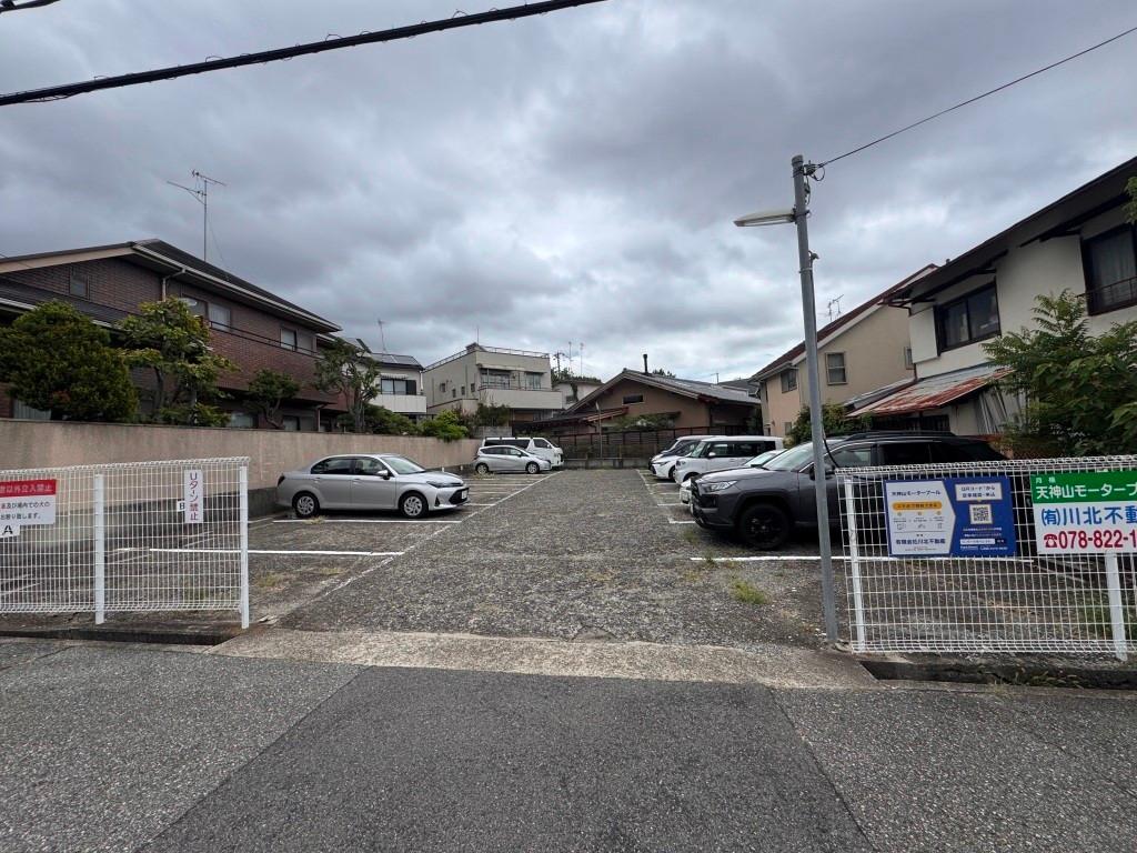 天神山モータープールの外観・駐車場イメージ1枚目