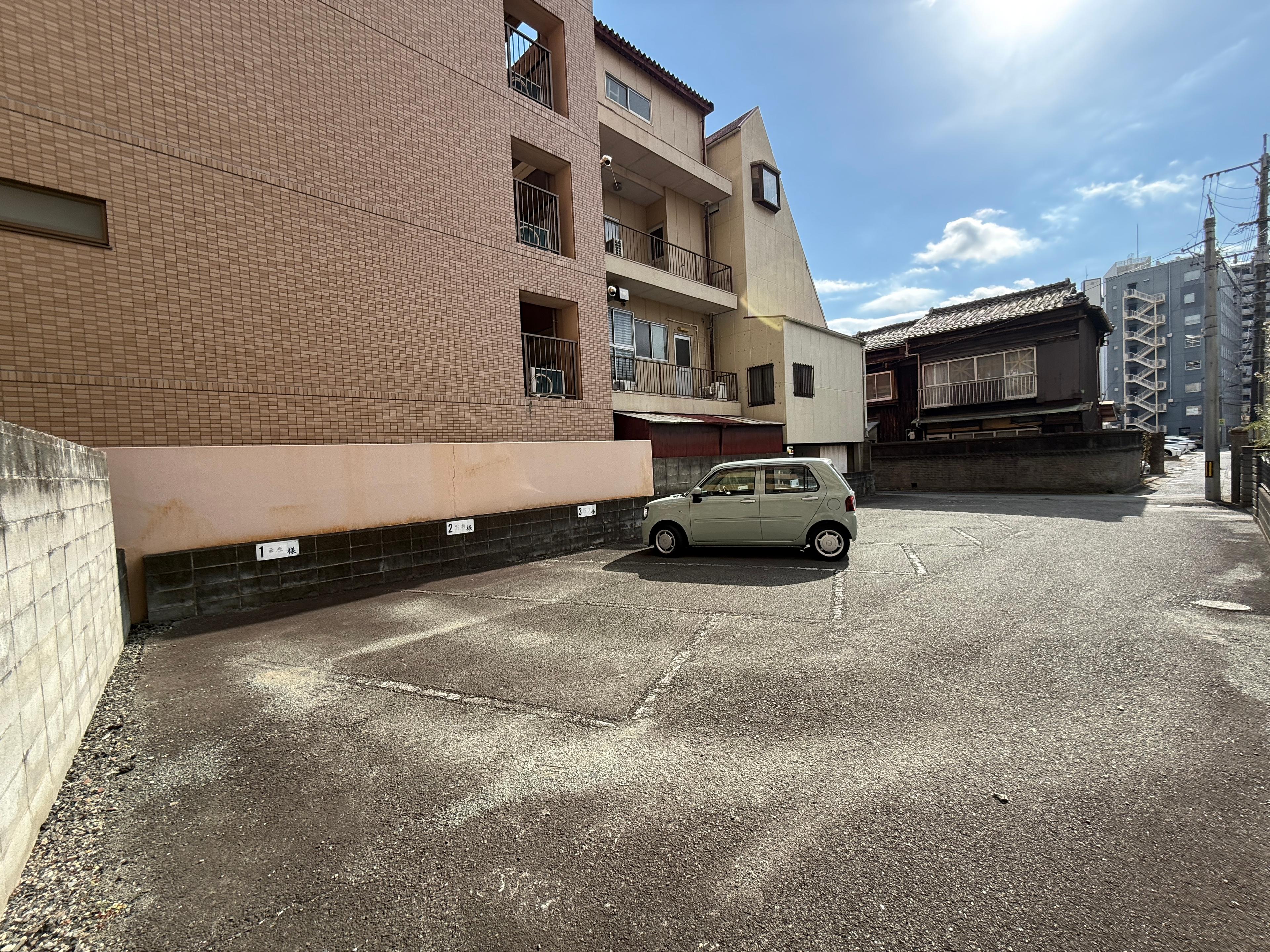 MA東町月極駐車場の外観・駐車場イメージ2枚目