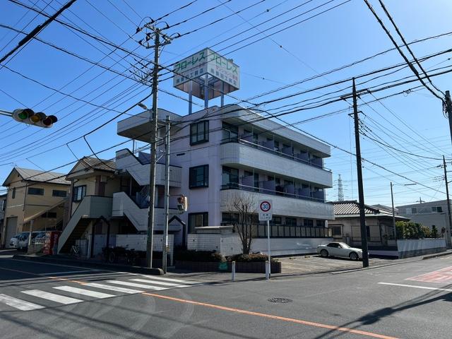 川口市南鳩ヶ谷1丁目駐車場(フローレス参番館)の外観・駐車場イメージ1枚目