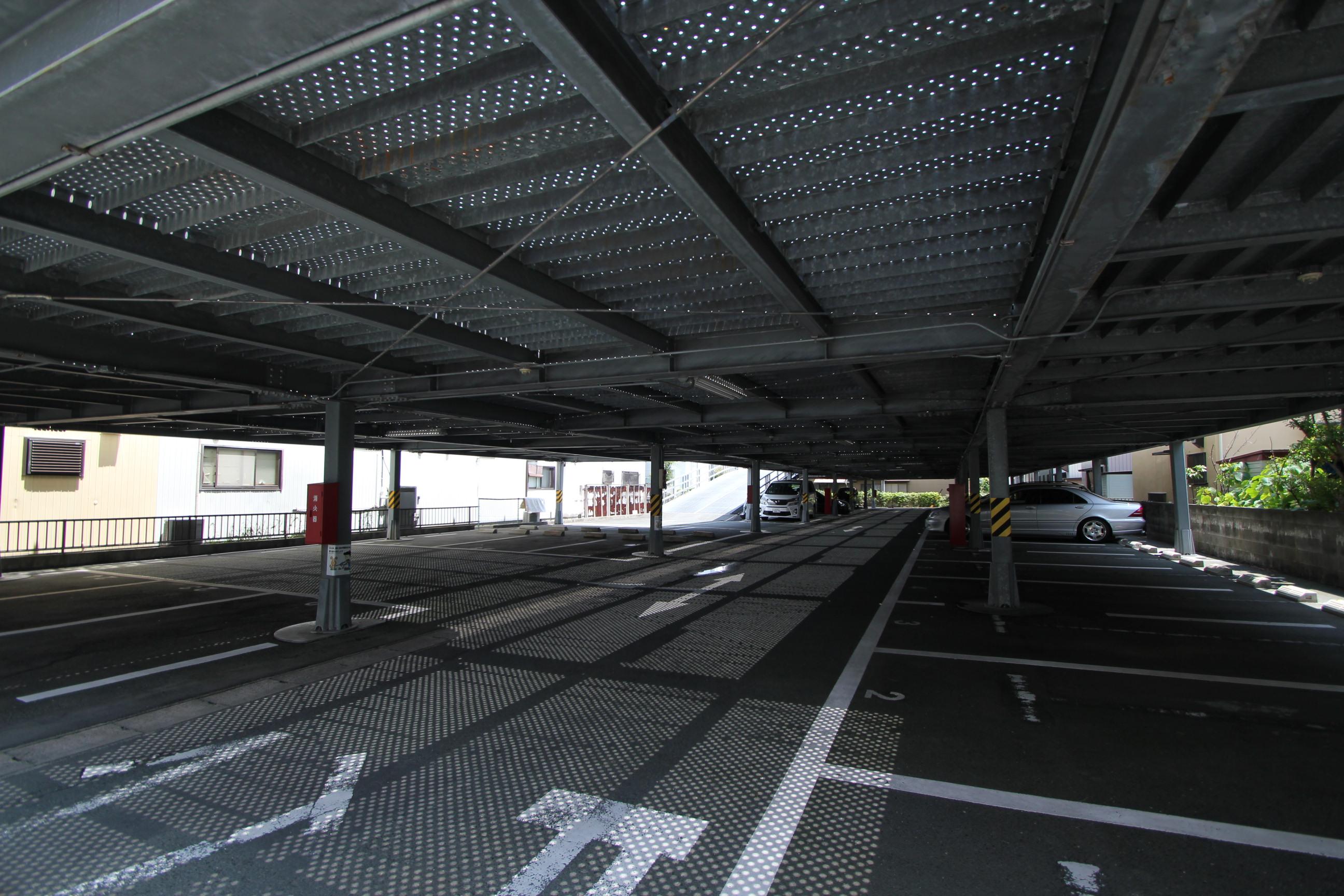 丸竹マンション立体駐車場（1F)の外観・駐車場イメージ2枚目
