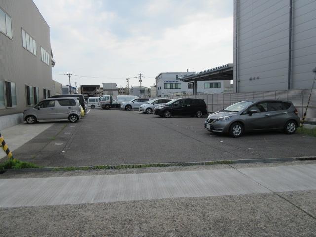 新光モータース駐車場の外観・駐車場イメージ1枚目