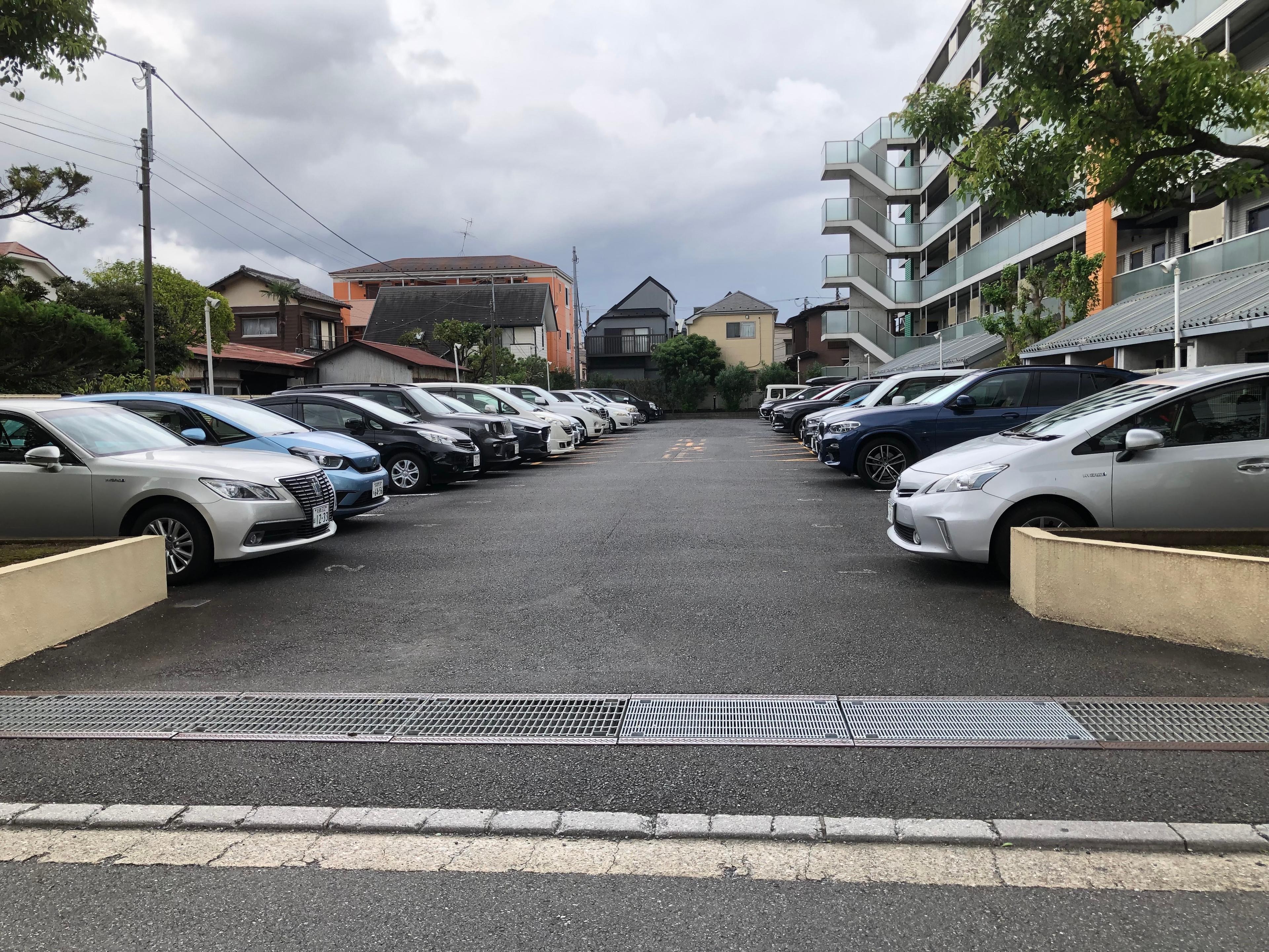 プロシード市川の外観・駐車場イメージ2枚目