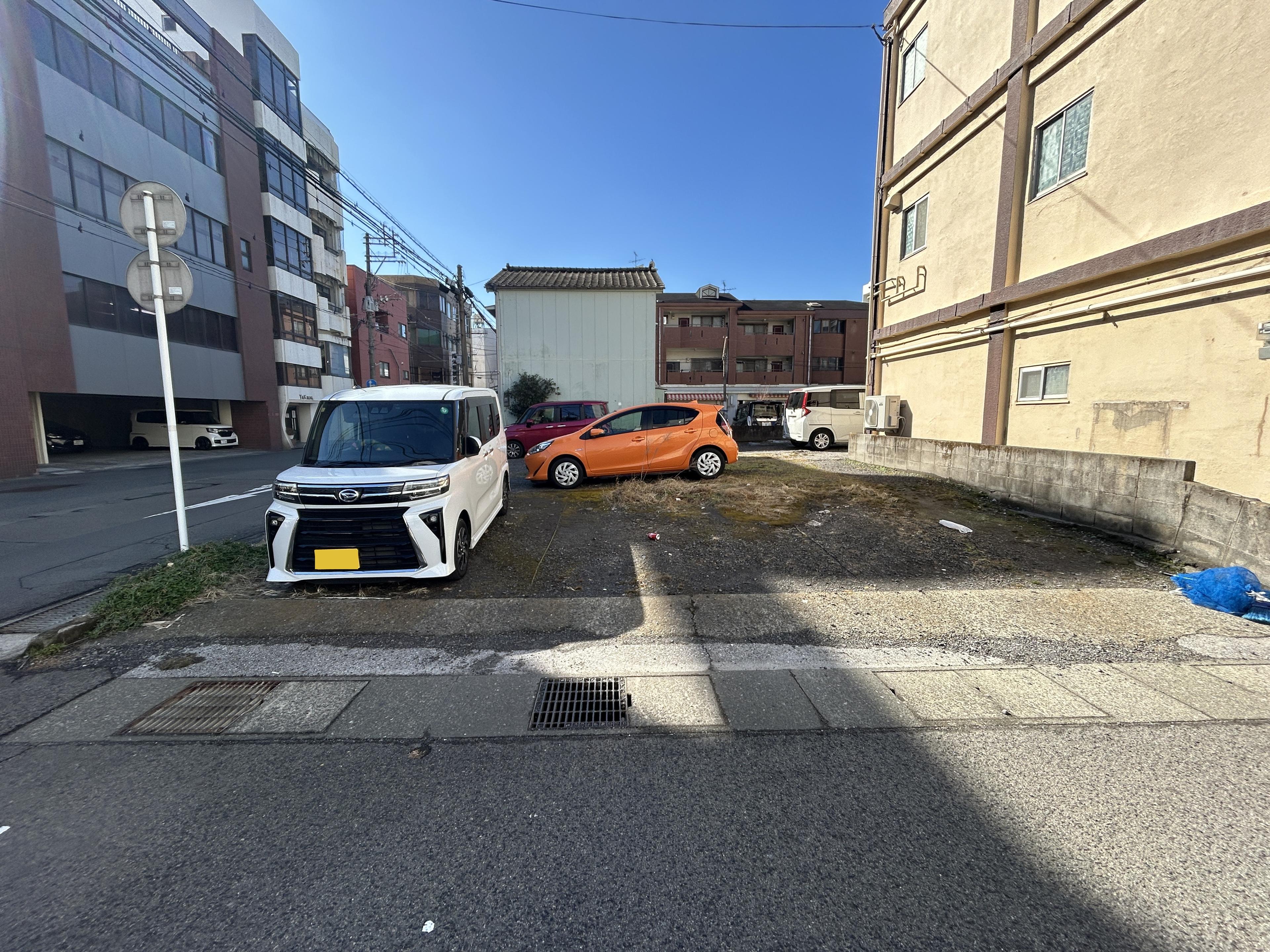 坪井駐車場の外観・駐車場イメージ3枚目